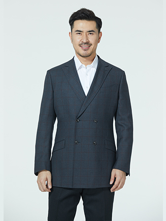 時(shí)尚四粒扣西服